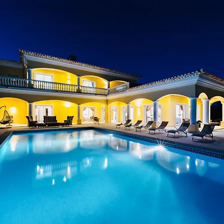 Villa Casa Ferrel - Luxury 9 Bedroom With Indoor & Outdoor Pools *