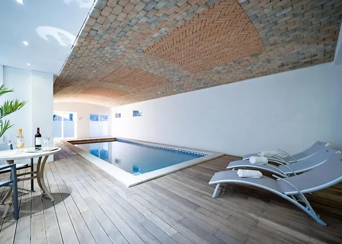 Villa Casa Ferrel - Luxury 9 Bedroom With Indoor & Outdoor Pools *