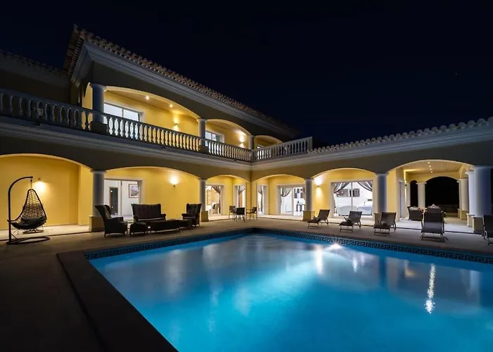 Casa Ferrel - Luxury 9 Bedroom With Indoor & Outdoor Pools