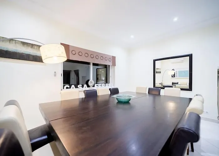 Villa Casa Ferrel - Luxury 9 Bedroom With Indoor & Outdoor Pools