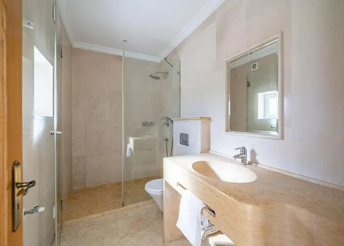 Casa Ferrel - Luxury 9 Bedroom With Indoor & Outdoor Pools *