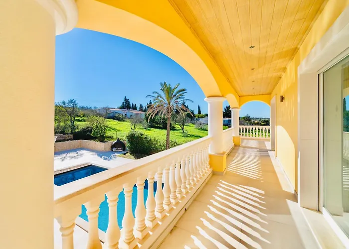 Villa Casa Ferrel - Luxury 9 Bedroom With Indoor & Outdoor Pools *