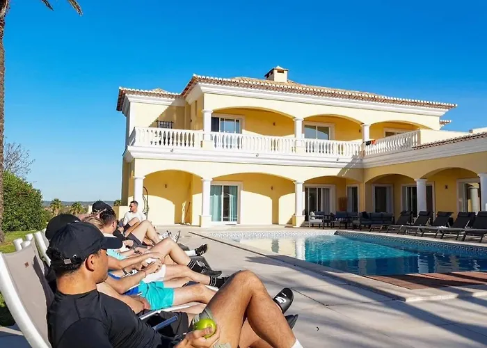 Casa Ferrel - Luxury 9 Bedroom With Indoor & Outdoor Pools * 拉哥斯