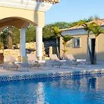 Casa Ferrel - Luxury 9 Bedroom With Indoor & Outdoor Pools *