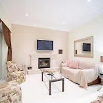 Casa Ferrel - Luxury 9 Bedroom With Indoor & Outdoor Pools * Lagos