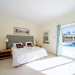 Casa Ferrel - Luxury 9 Bedroom With Indoor & Outdoor Pools Lagos
