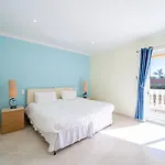 Villa Casa Ferrel - Luxury 9 Bedroom With Indoor & Outdoor Pools *