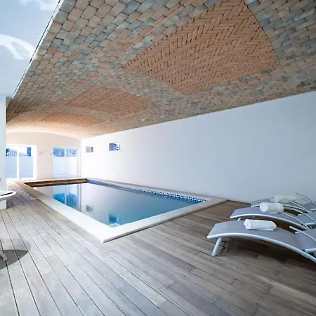 Villa Casa Ferrel - Luxury 9 Bedroom With Indoor & Outdoor Pools *