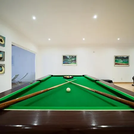 Villa Casa Ferrel - Luxury 9 Bedroom With Indoor&outdoor Pools *