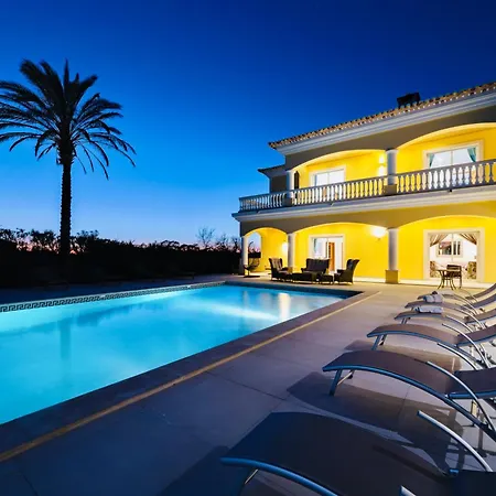 Villa Casa Ferrel - Luxury 9 Bedroom With Indoor&outdoor Pools Lagos